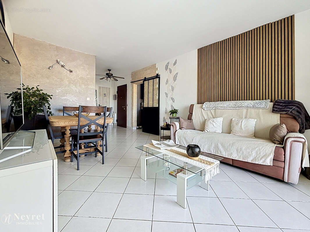Appartement T4 de 79 m2   3 chambres   Terrasse   Cave   Parking privatif - photo 2