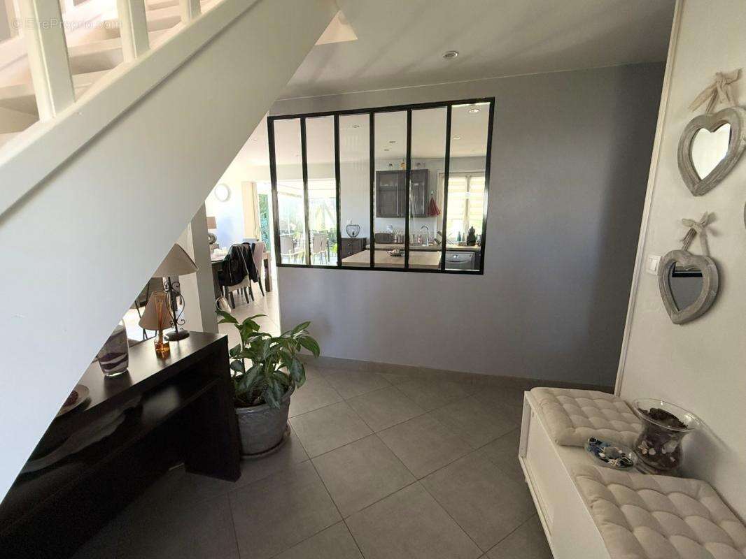 Maison à SAINT-DENIS-DE-L&#039;HOTEL