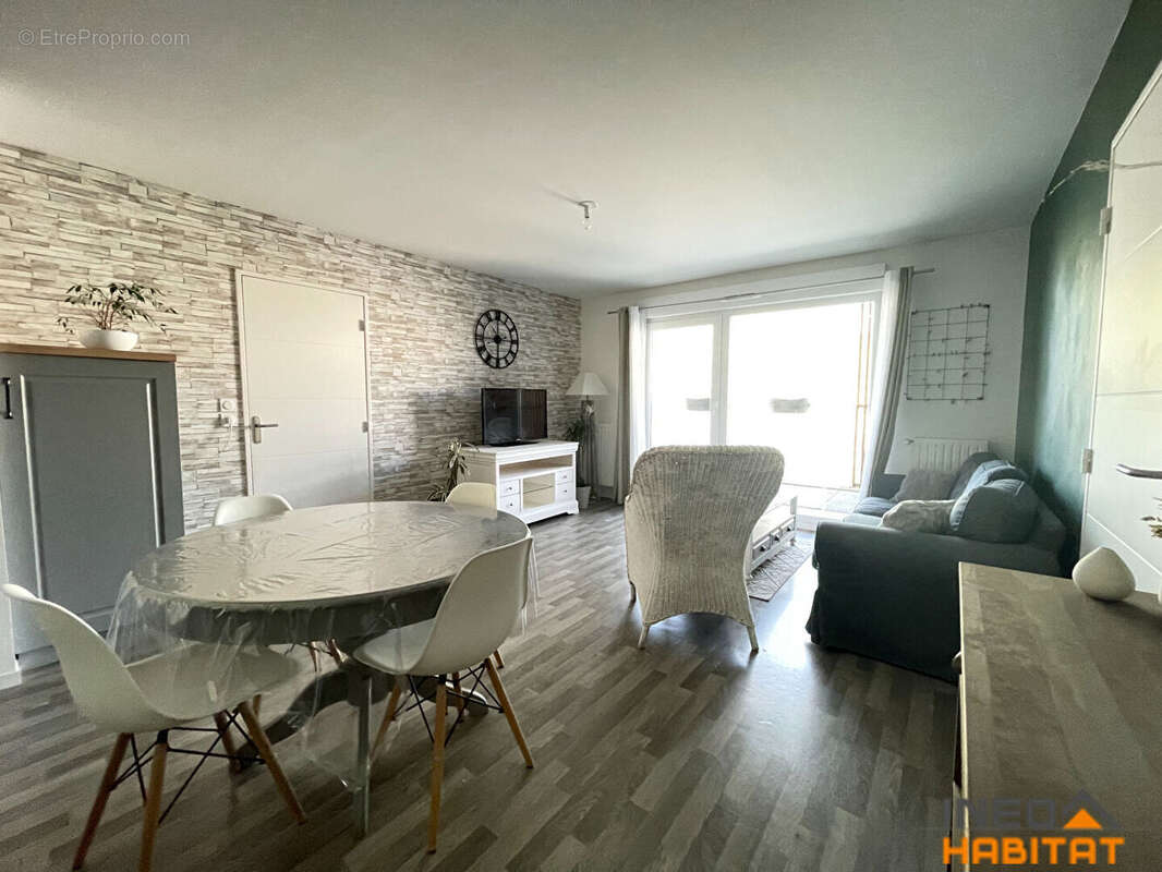 Appartement à LA MEZIERE