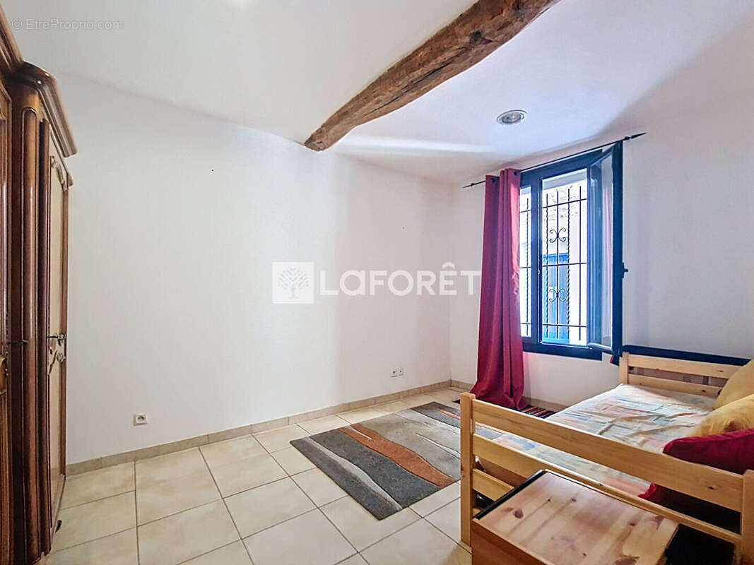 Maison à PEZILLA-LA-RIVIERE