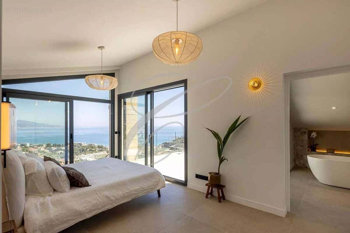 Maison à ROQUEBRUNE-CAP-MARTIN