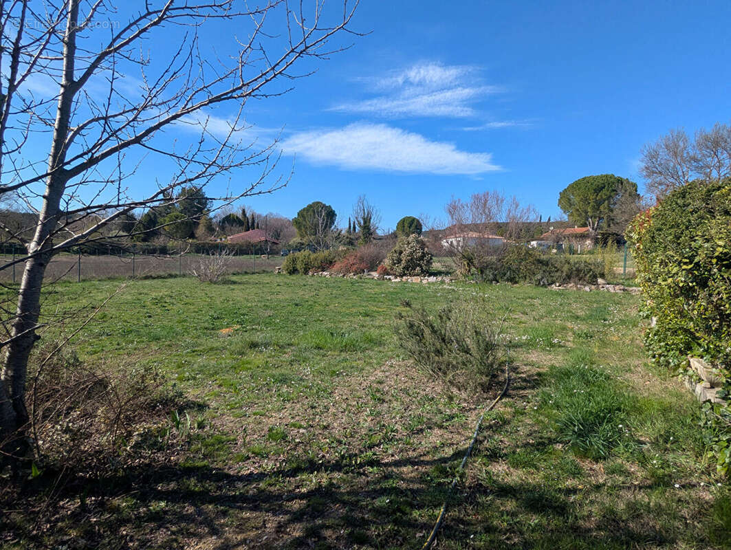 Terrain à SALERNES