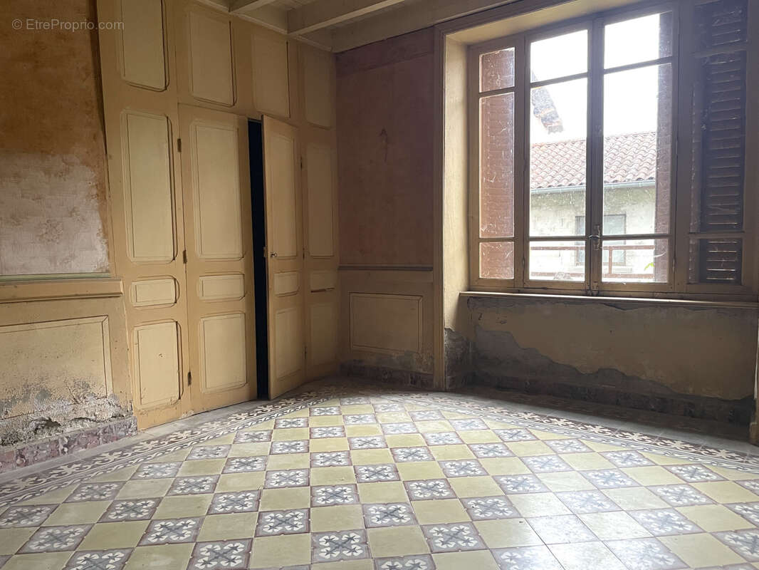 Maison à BUSSY-ALBIEUX