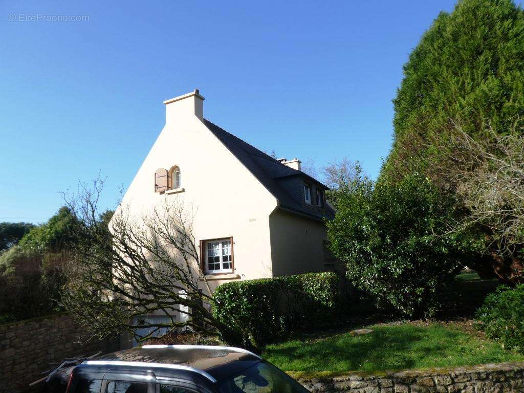 Maison à SAINT-CARADEC-TREGOMEL