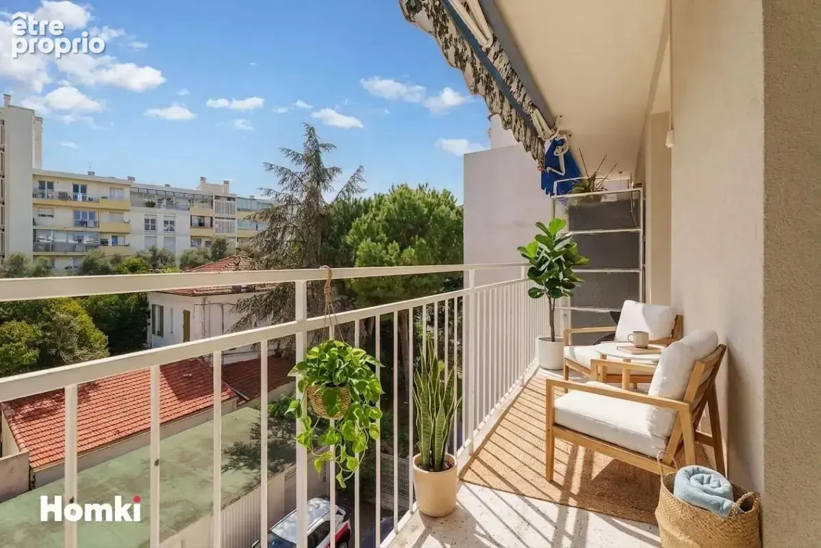 Antibes – 4 pièces traversant avec balcon Sud – Fort potentiel - photo 2