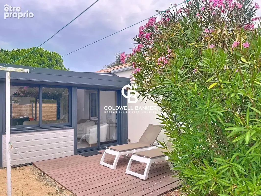 Maison de plain-pied – Secteur prisé des Conches – accès plage à pied - photo 8