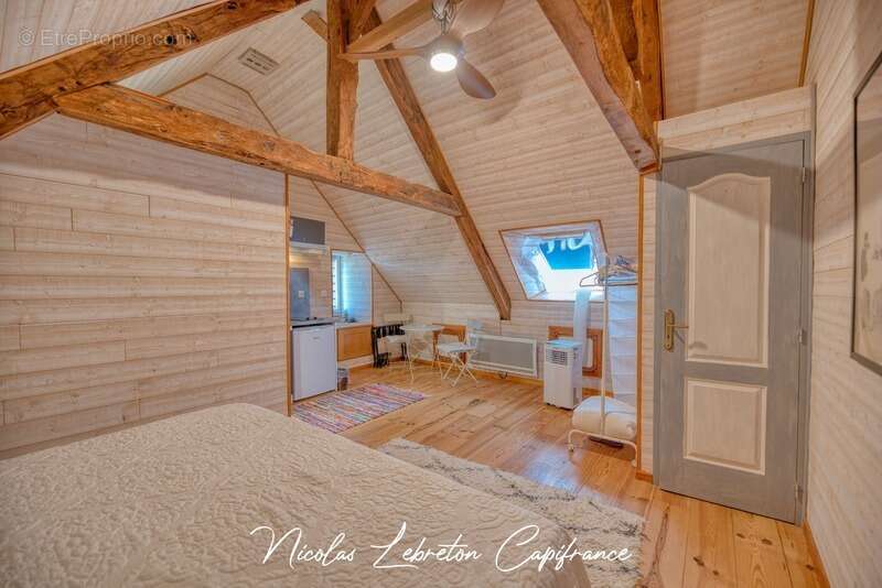 Maison en pierre rénovée de 202 m² – 4 chambres + studio indépendant – Dépendance de 100 m² – Terrain clos de 2 775 m² - photo 15