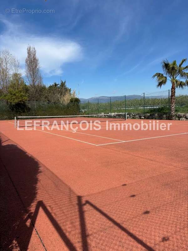 Appartement à MANDELIEU-LA-NAPOULE