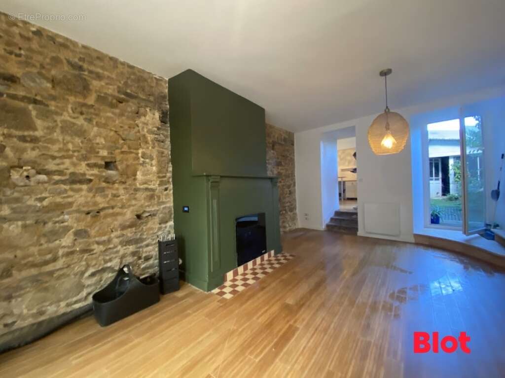 Maison à PIRE-SUR-SEICHE