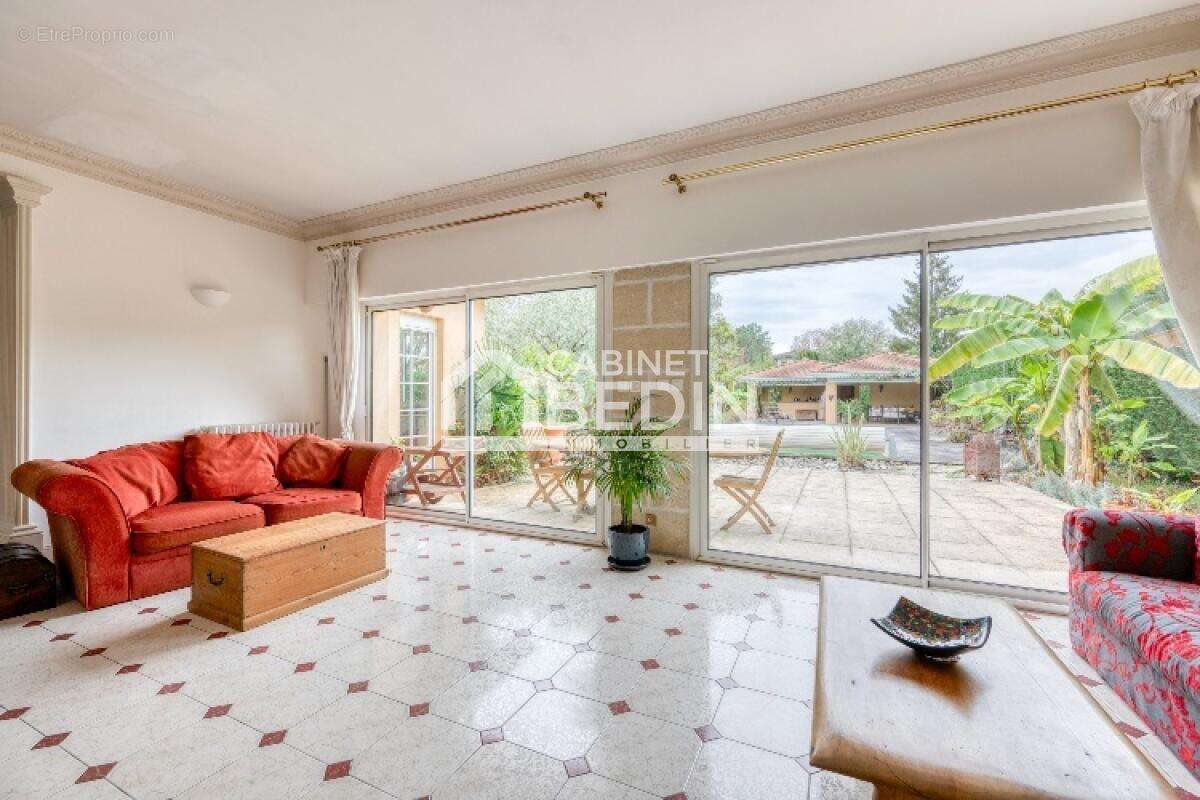 Maison à AMBARES-ET-LAGRAVE