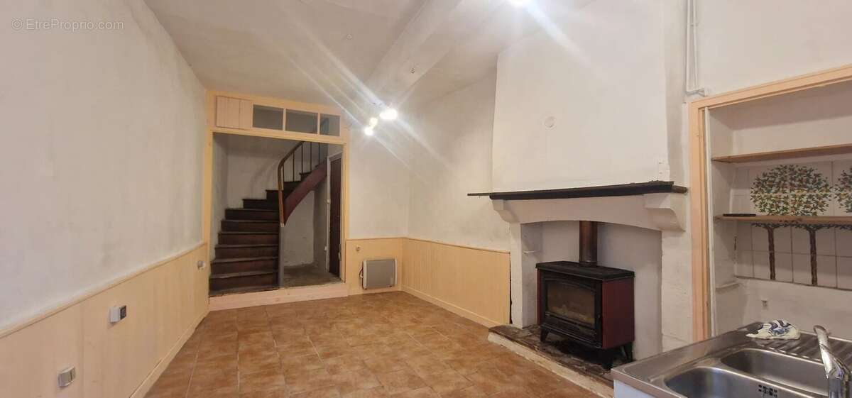 Maison de ville à rénover – beau potentiel avec vue sur le Glandasse - photo 2
