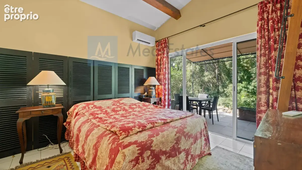 Gassin - Élégante villa de caractère avec piscine - 5 chambres -  au cœur d'un parc paysager d'exception - photo 10