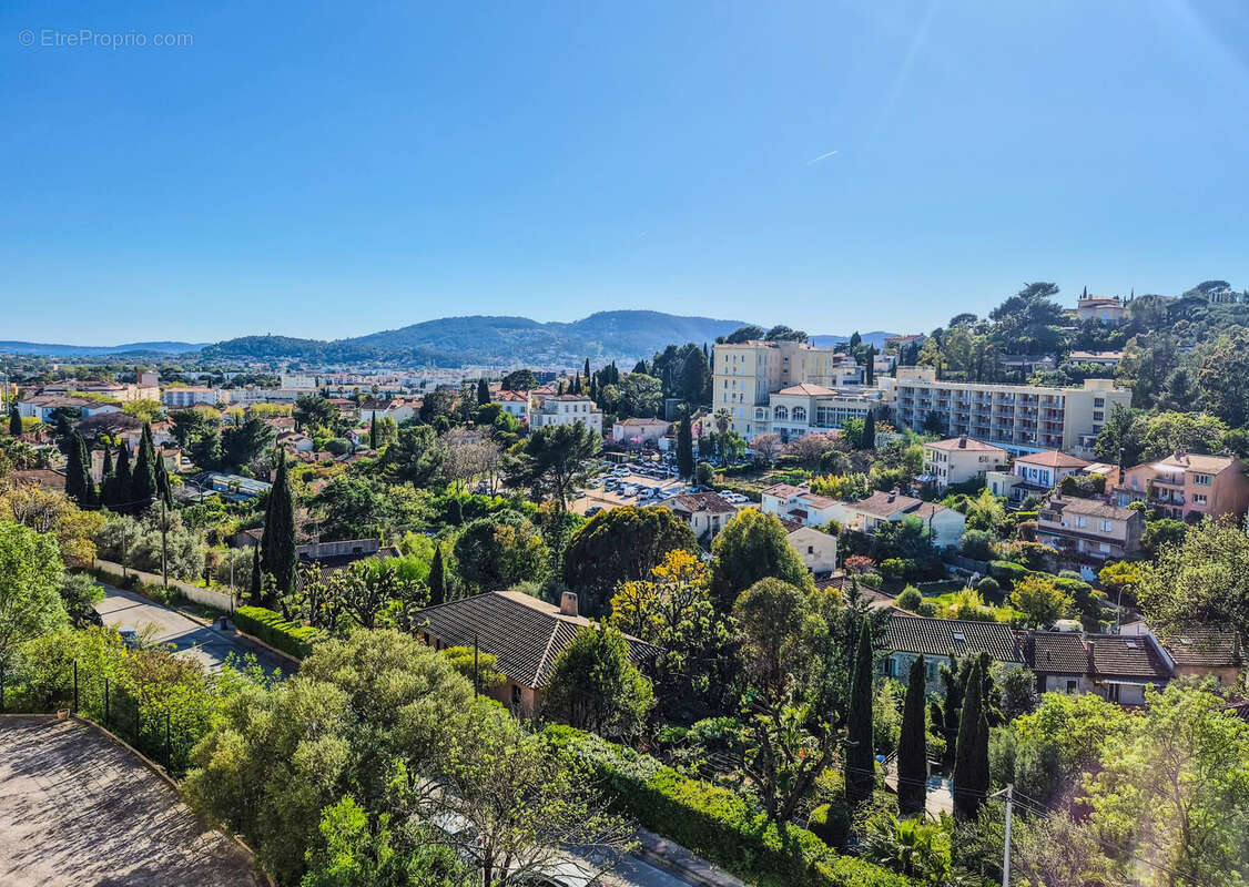Appartement T3 avec vues dégagées et aperçu mer - Hyères - photo 7