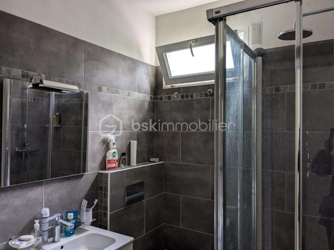 Appartement à PARIS-8E