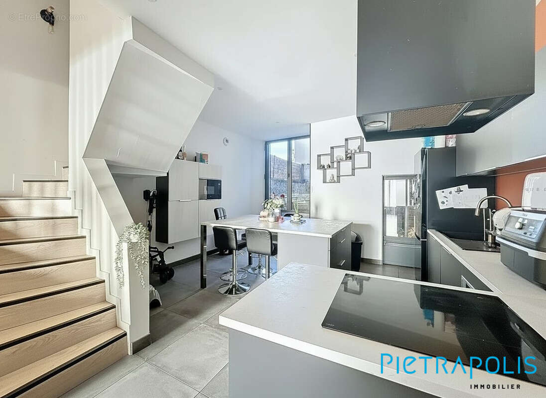 Maison 117 m² à Villecheneve  - photo 3