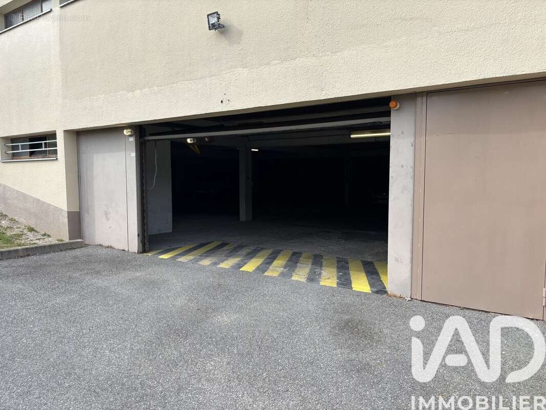 Parking 12 m² à Noisy-Le-Roi  - photo 3