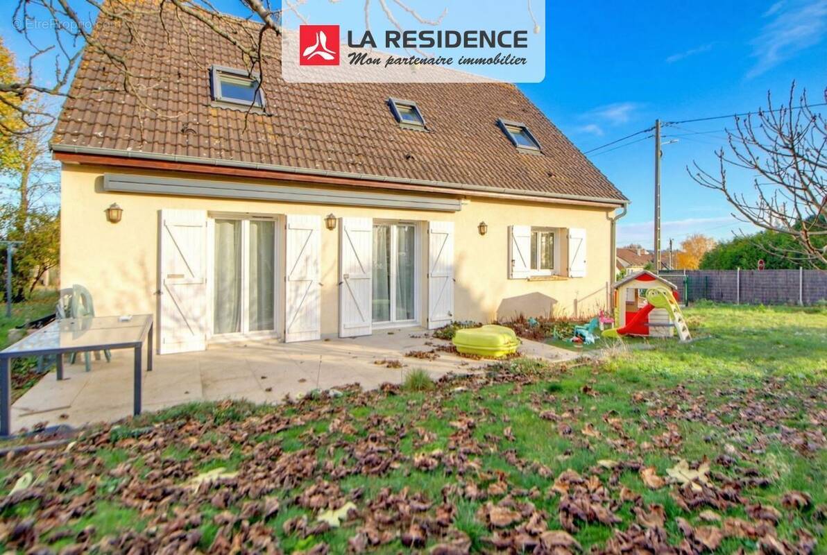 Maison à CHAPET