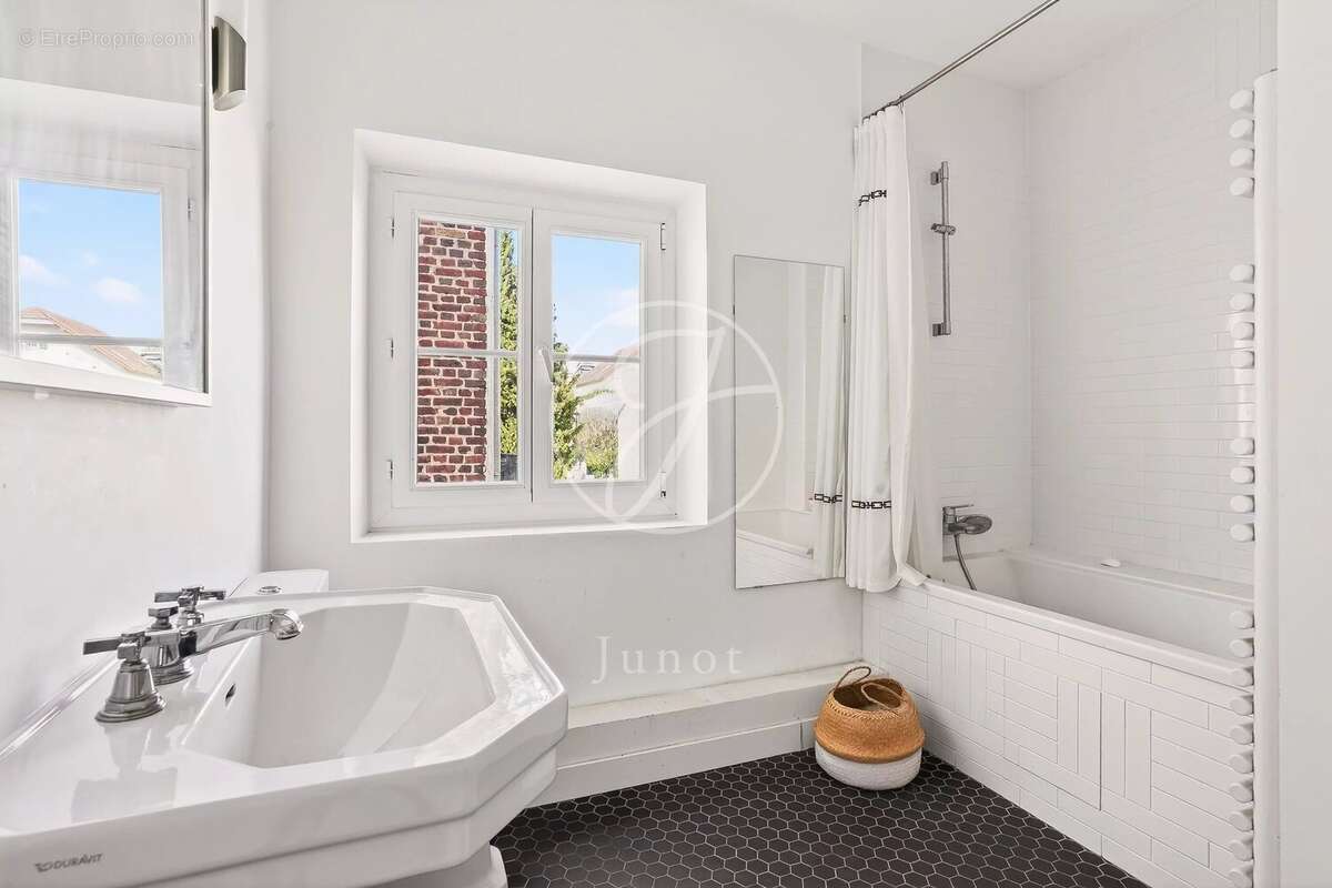 Maison à LE VESINET