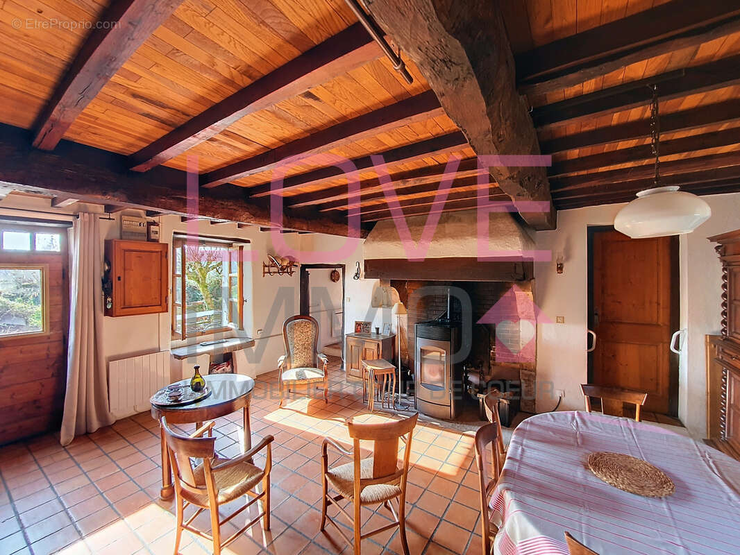 Maison à FAVERGES-DE-LA-TOUR