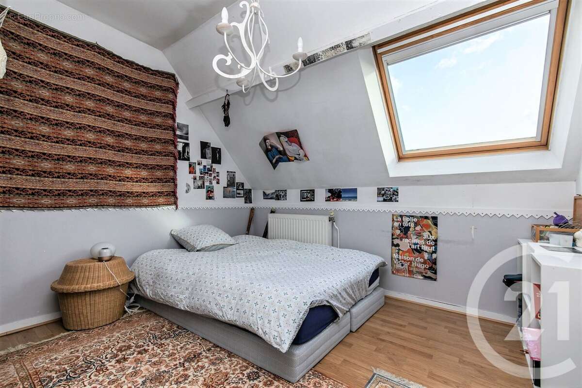 Maison à SAINT-MAUR-DES-FOSSES