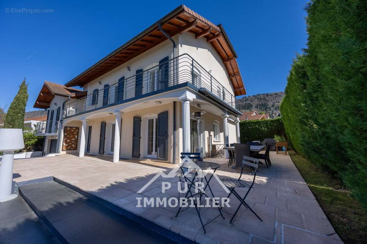 Maison à SAINT-CERGUES