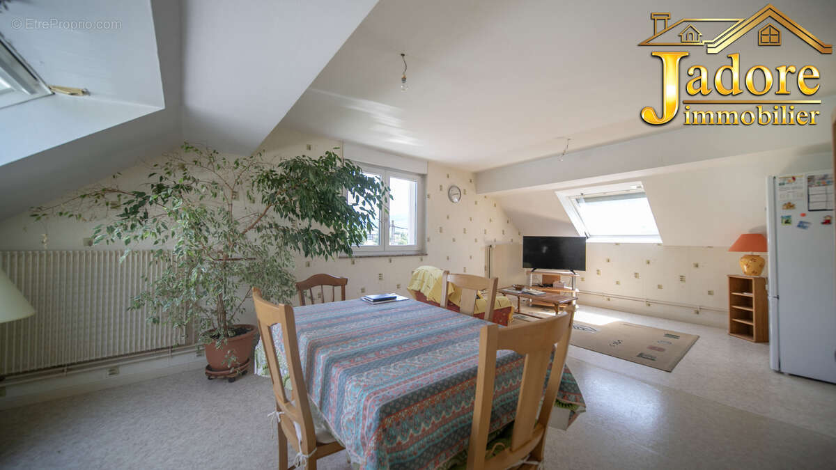 Immeuble + garages cadre nature !! - photo 2