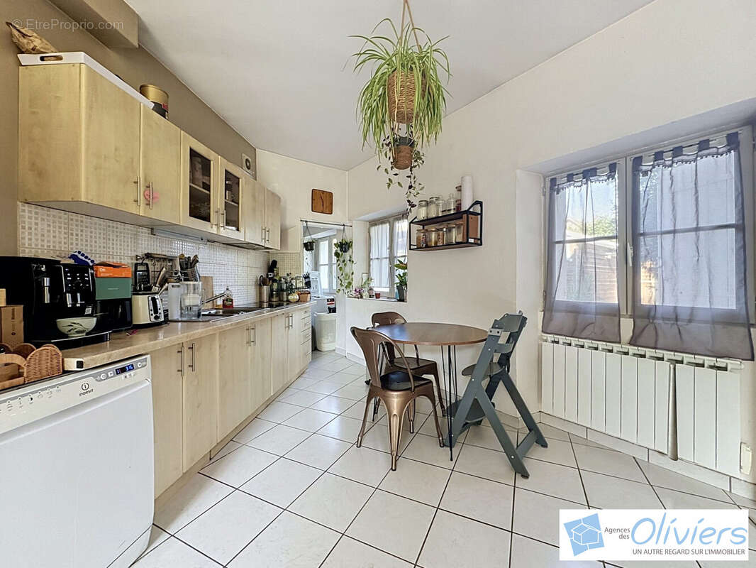 Appartement 60 m² à Bonnelles  - photo 2