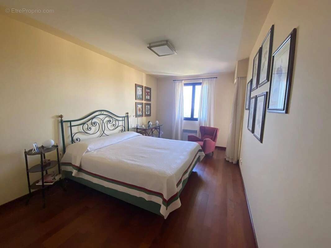 Appartement à VILLENEUVE-LOUBET