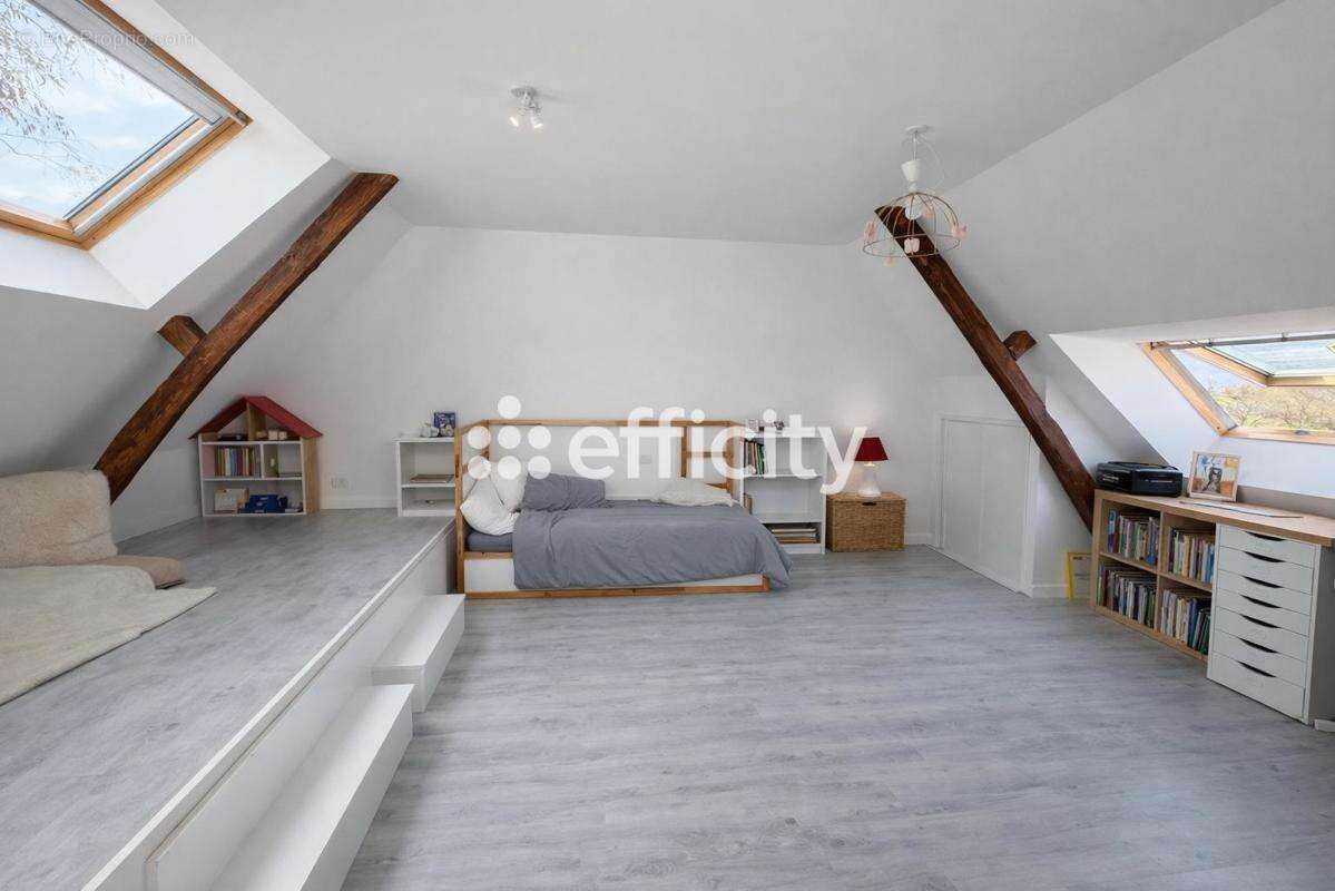 Maison 220 m² à Chance  - photo 12