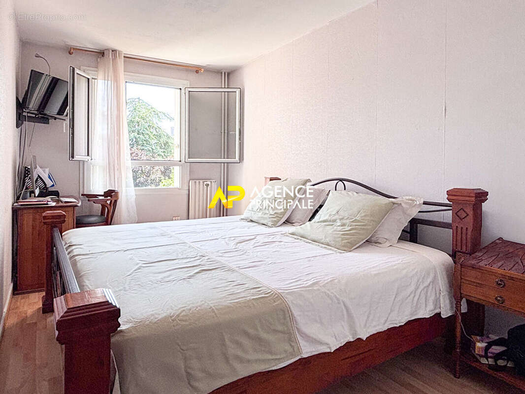 Appartement à SARTROUVILLE