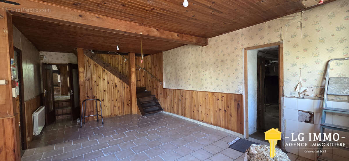 Maison charentaise de 153 m2 + dépendances et jardin - photo 10