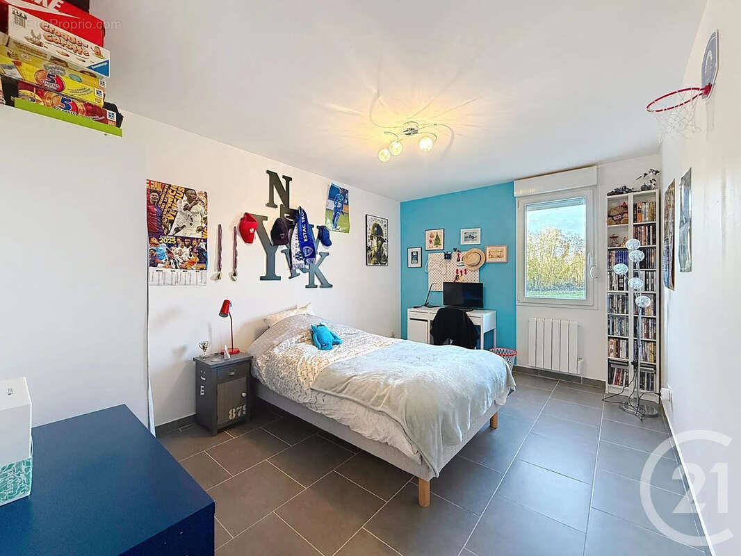 Appartement à BUCHERES