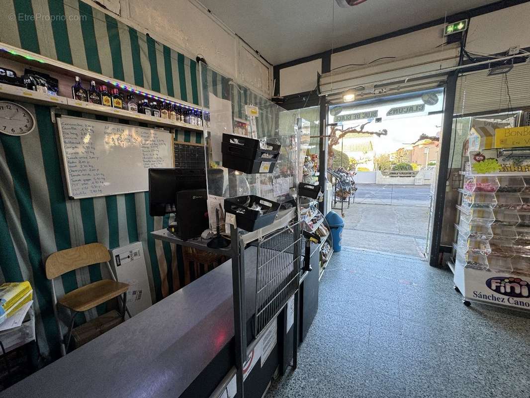 Commerce à VALRAS-PLAGE