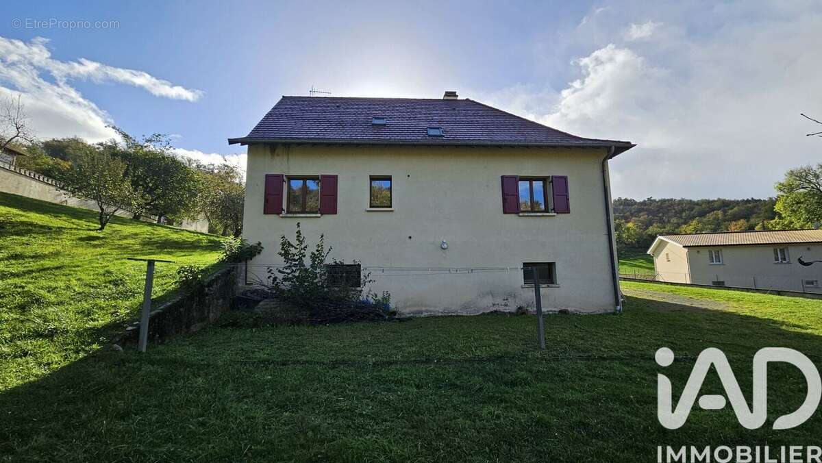 Maison 132 m² à Saint-Etienne-De-Maurs  - photo 5