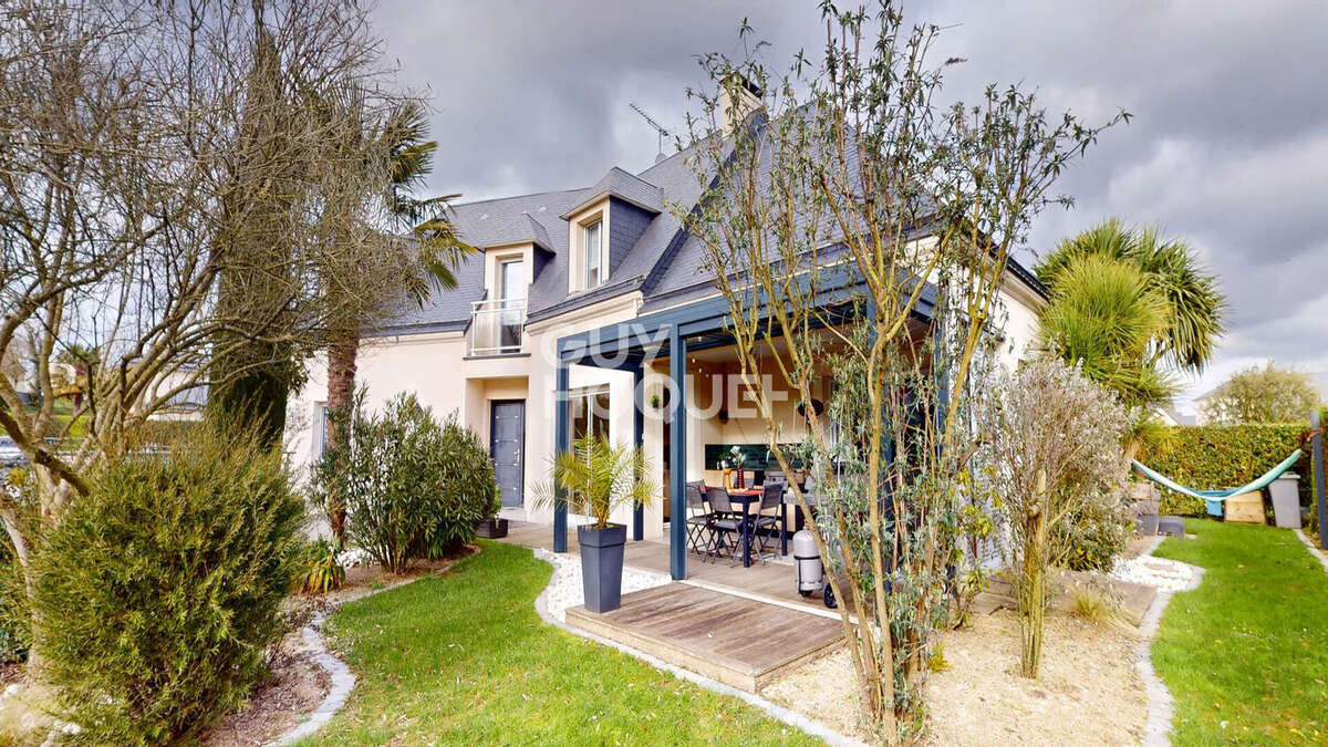 Maison à SAINT-MARTIN-DES-CHAMPS