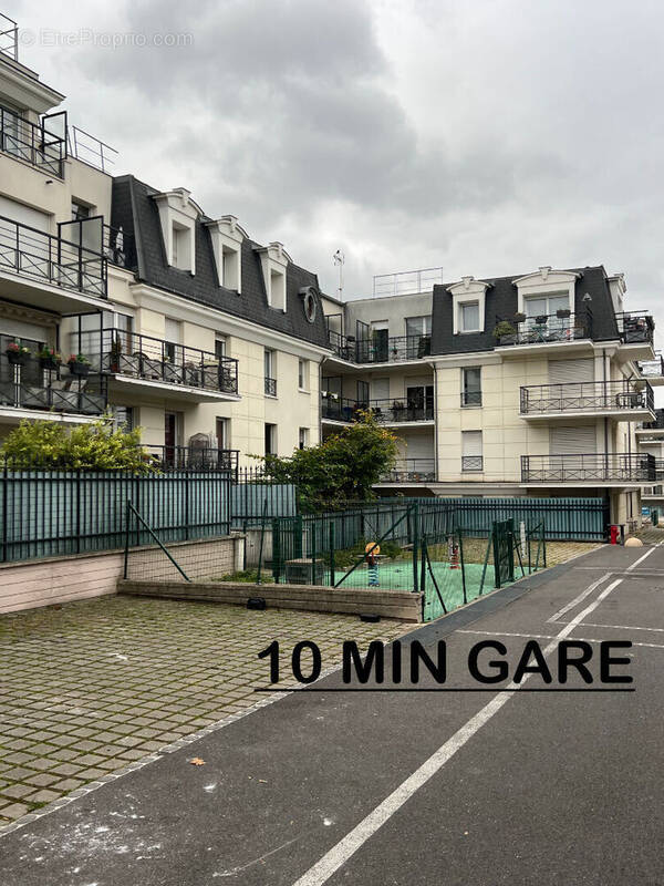 Appartement à SARTROUVILLE