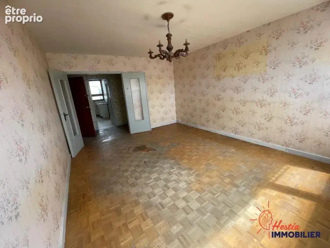 T3/4 de 66 m² avec garage box -- 4ème étage, vue dégagée - photo 9