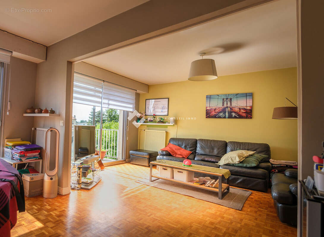 Appartement à LES PAVILLONS-SOUS-BOIS