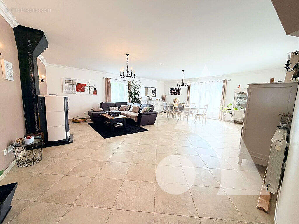 Maison Troyes 7 pièces - 230 m2 - Proximité du centre ville - photo 2