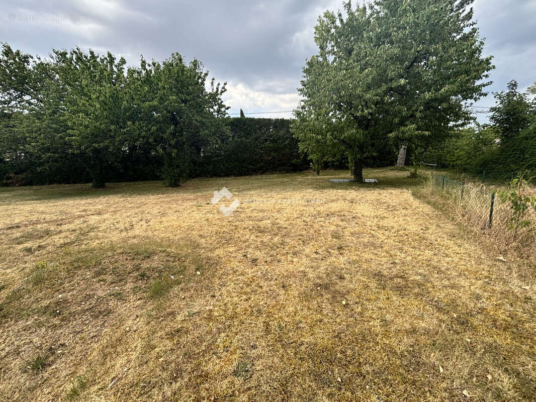 Terrain à NEUVILLE-DE-POITOU