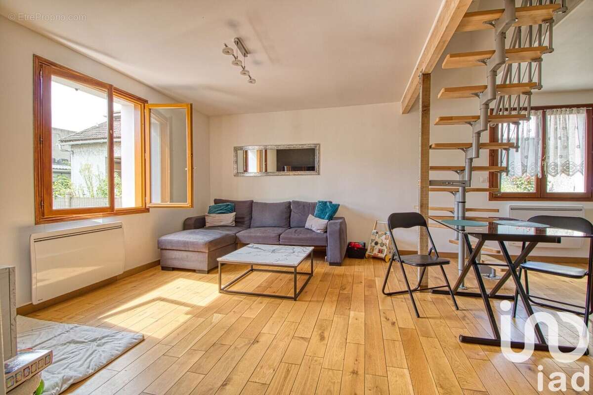 Photo 2 - Maison à EPONE