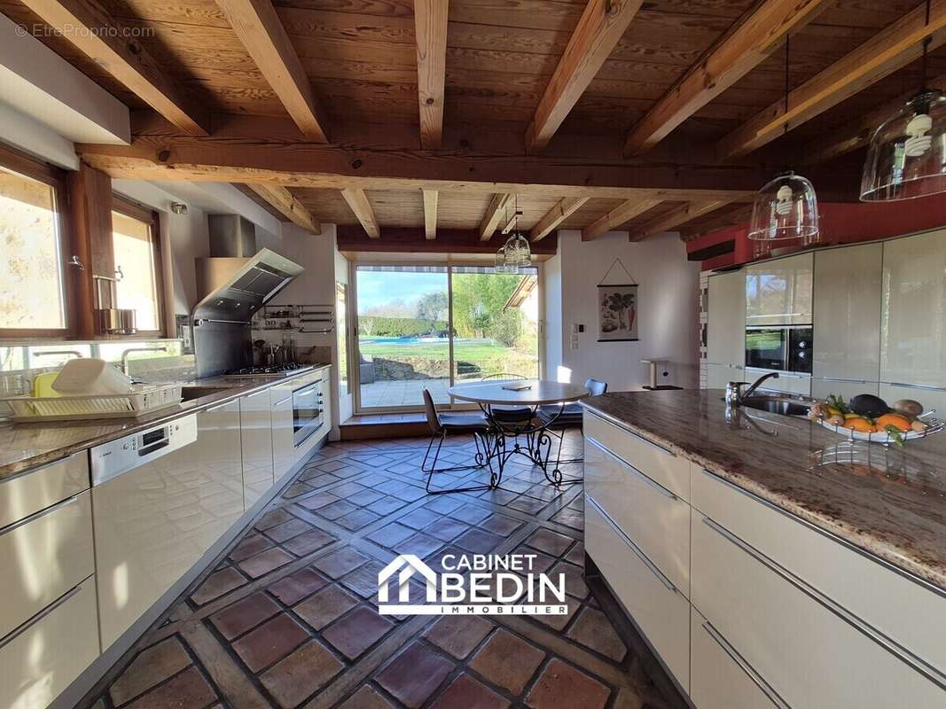 Maison 265 m² à Langon  - photo 7