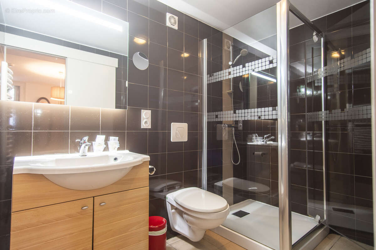 Commerce à SAINT-JEAN-PIED-DE-PORT