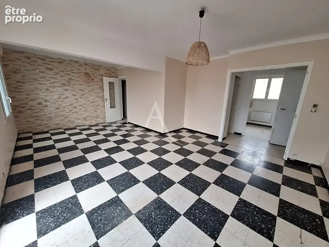 A vendre rodilhan : immeuble de 4 lots - photo 1