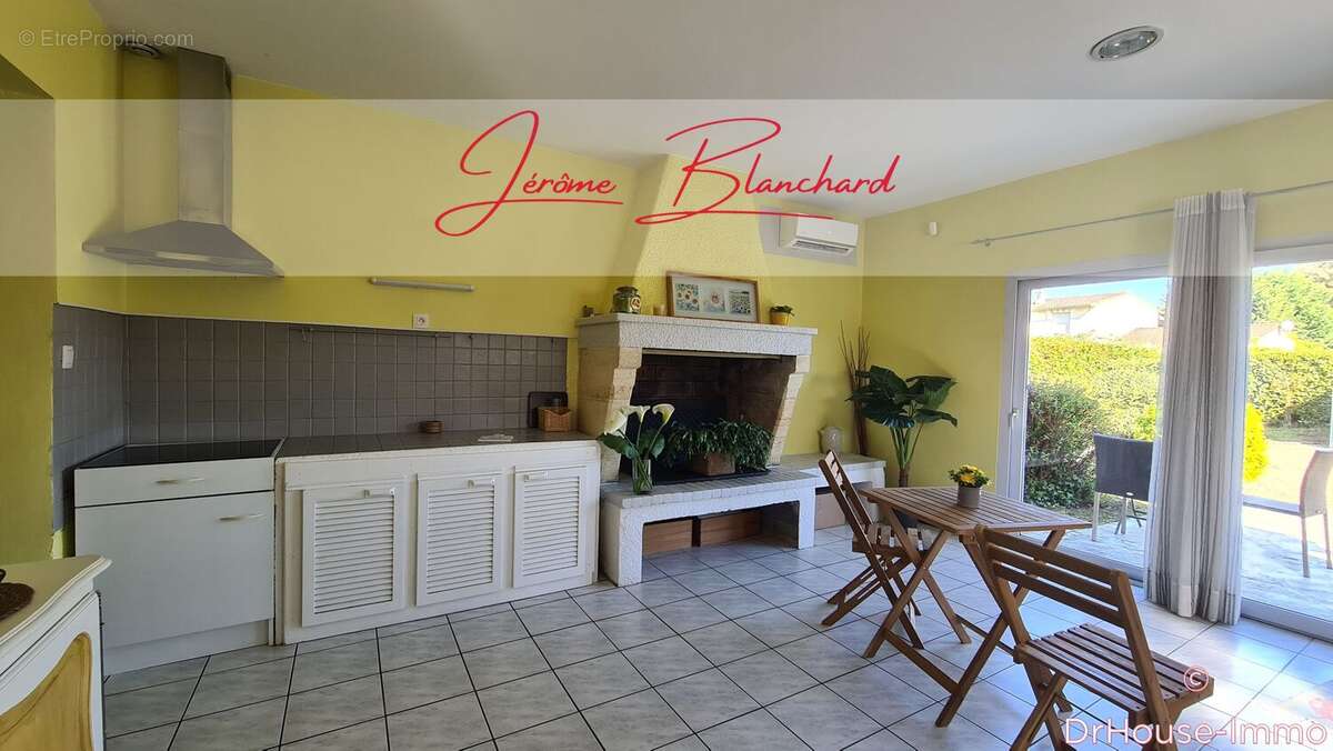 Maison à AMBARES-ET-LAGRAVE