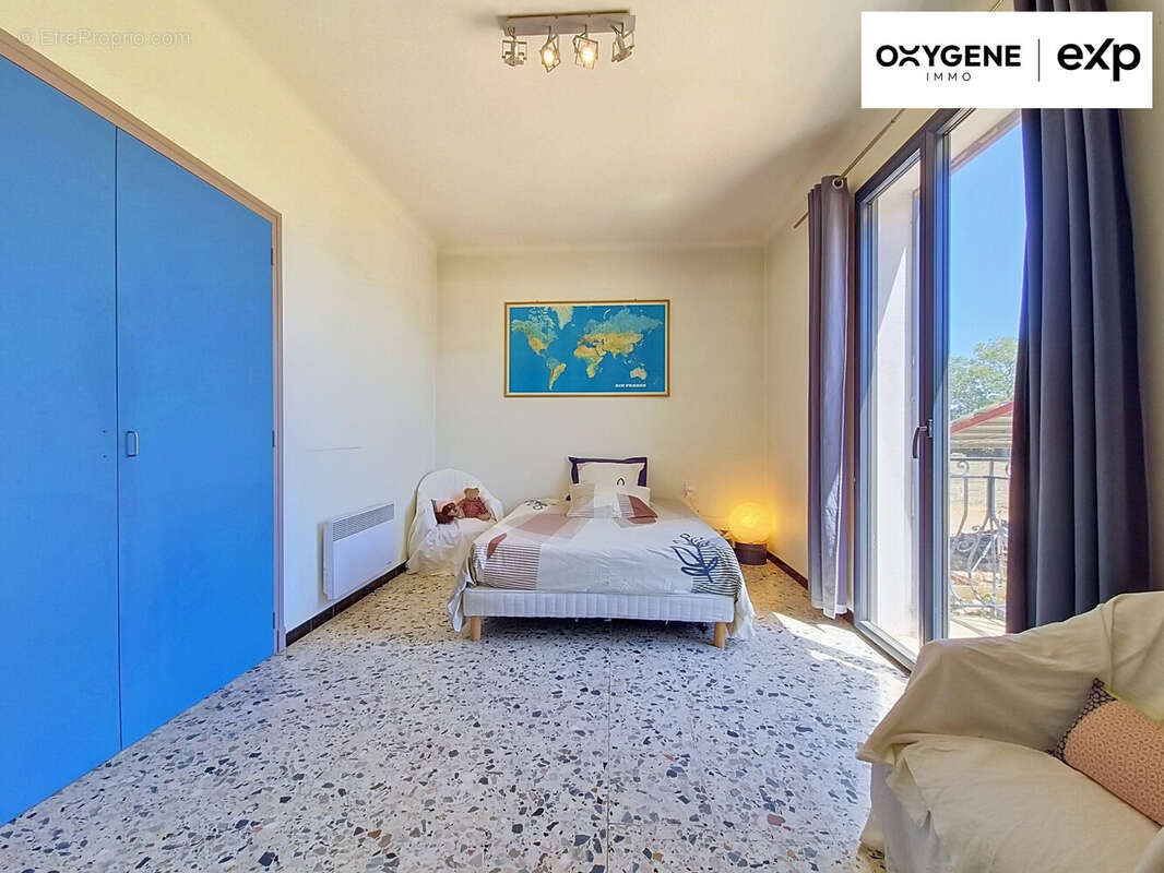Maison 173 m² à Saint-Esteve  - photo 9