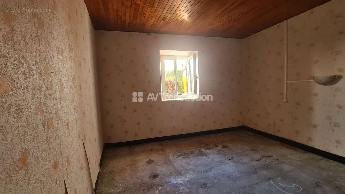 Maison 60 m² à Scey-Sur-Saone-Et-Saint-Albin  - photo 6