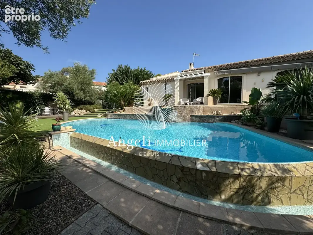 Saint-aygulf : villa de plain pied a 300m du centre ville - photo 17