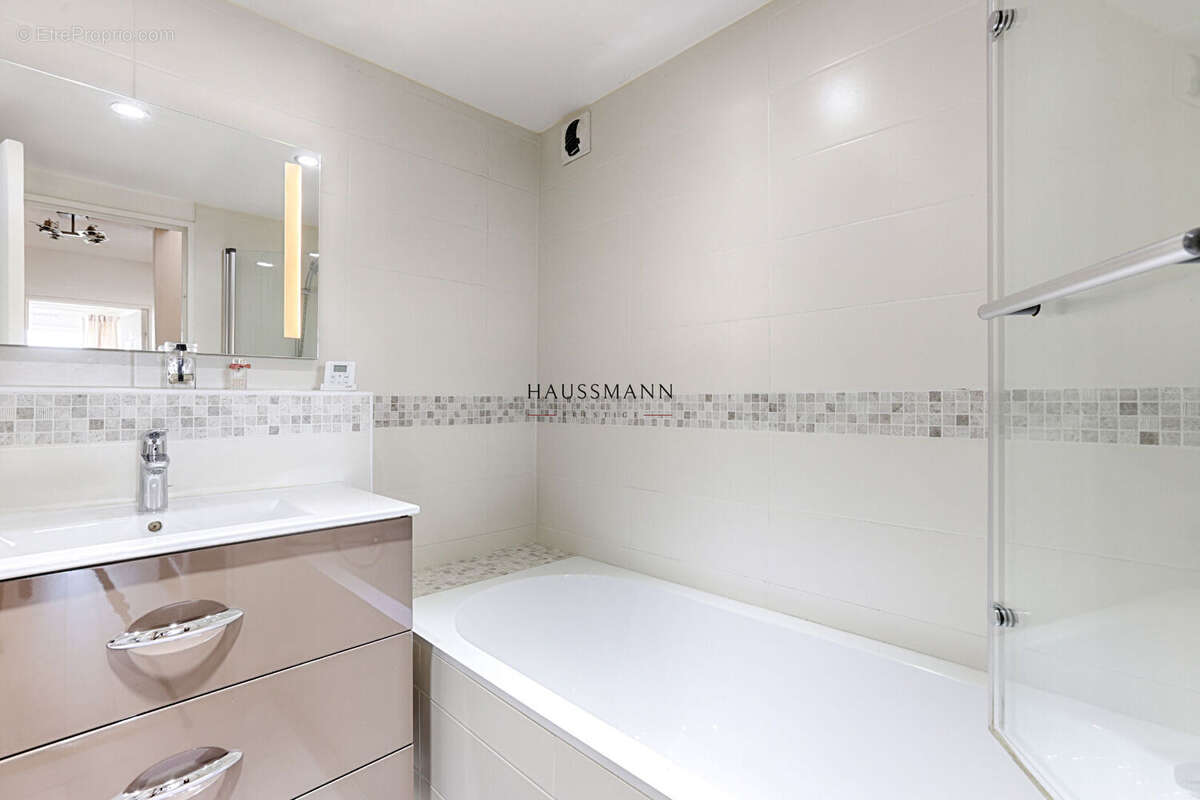 Appartement à LEVALLOIS-PERRET