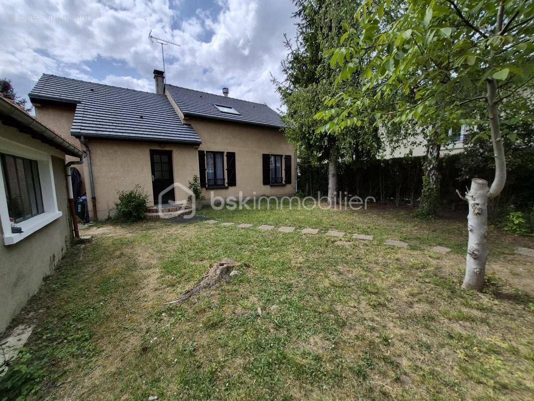 Maison à VIGNEUX-SUR-SEINE